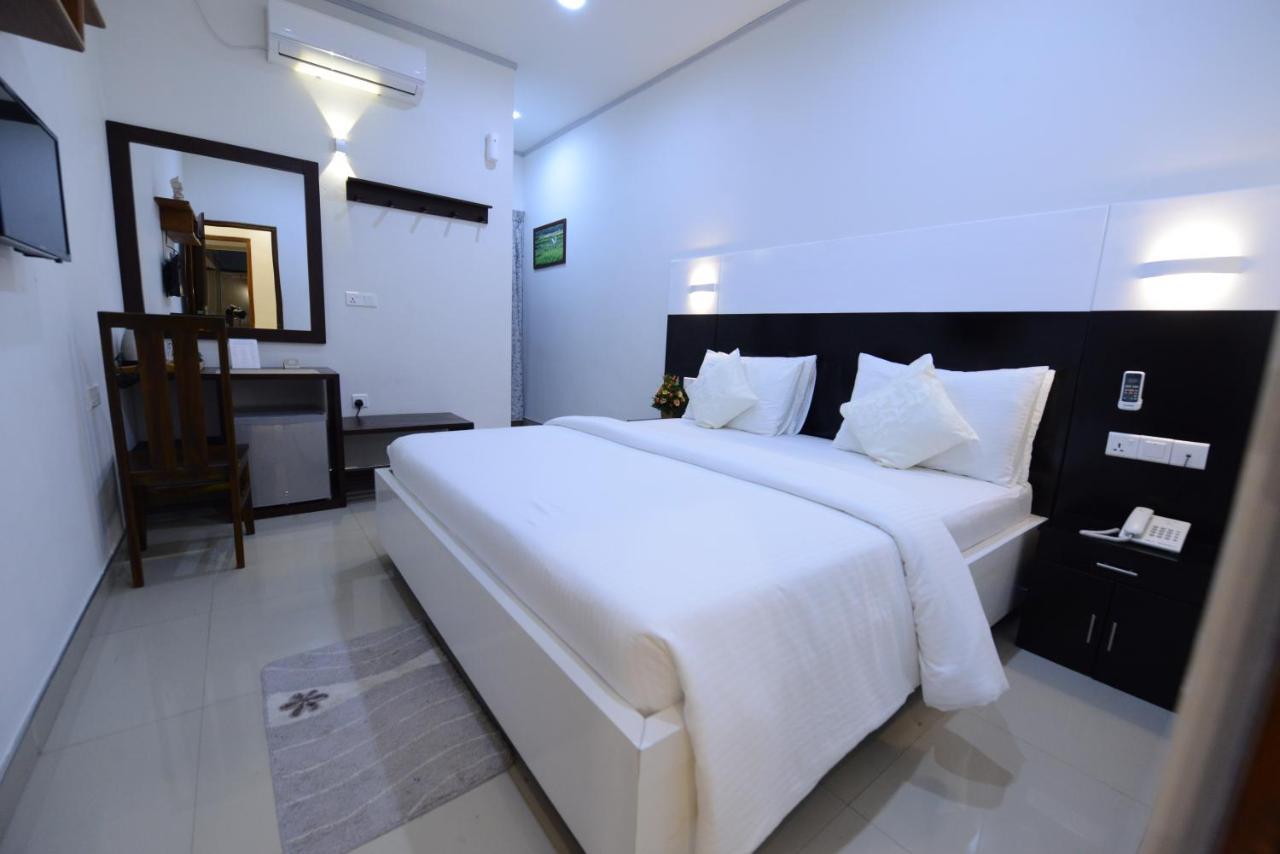 Diva Villa Airport Transit Hotel Katunayaka Exterior foto